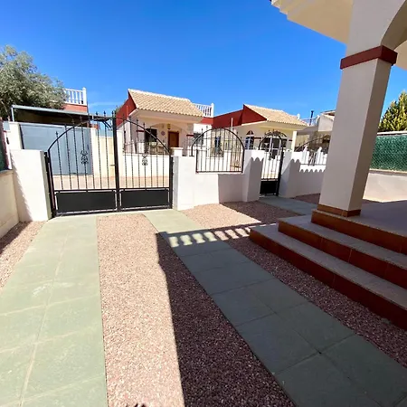 Вилла Vrijstaande Casa Oeste Торевьиа